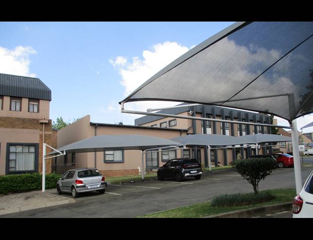 1 BEDROOM APARTMENT FOR SALE IN HELDERKRUIN